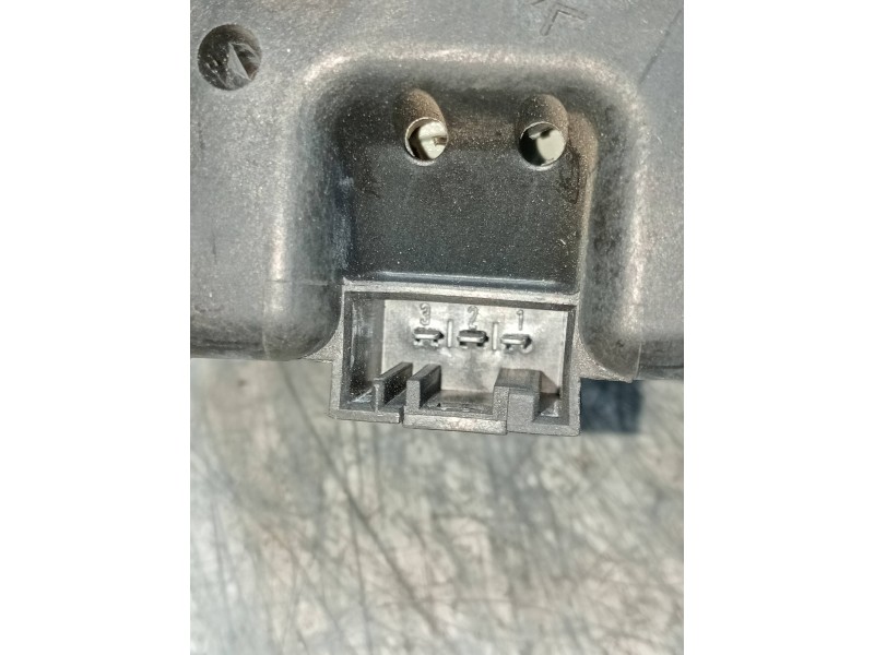 Recambio de piloto trasero izquierdo interior para bmw serie 3 berlina (e46) 320d referencia OEM IAM   