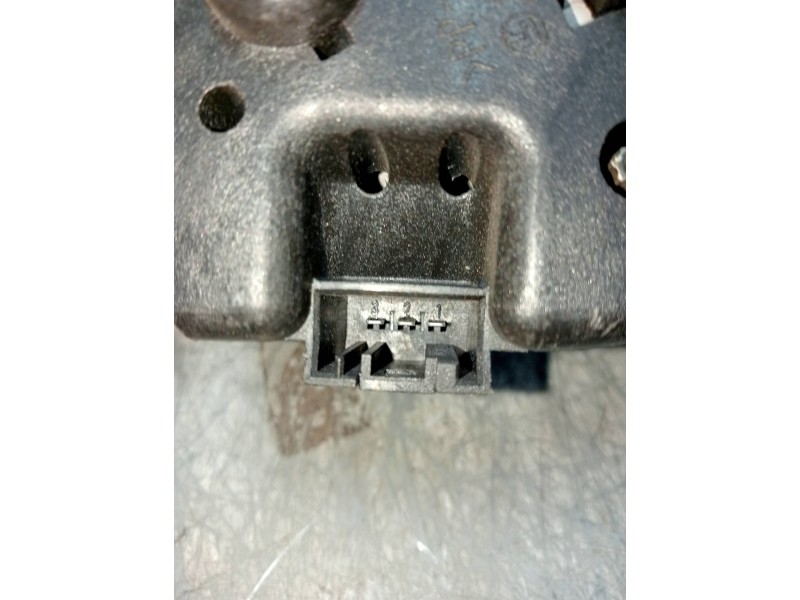 Recambio de piloto trasero izquierdo interior para bmw serie 3 berlina (e46) 320d referencia OEM IAM   