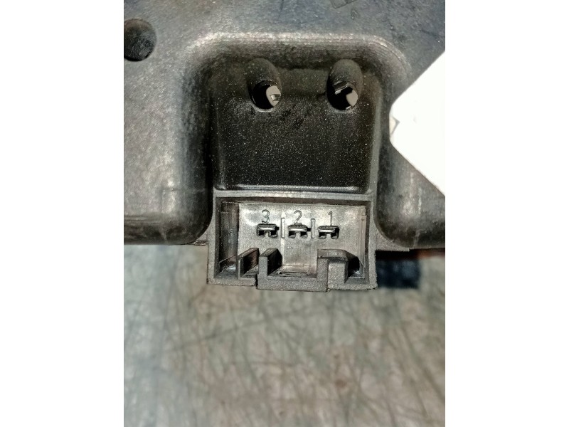 Recambio de piloto trasero izquierdo interior para bmw serie 3 berlina (e46) referencia OEM IAM   