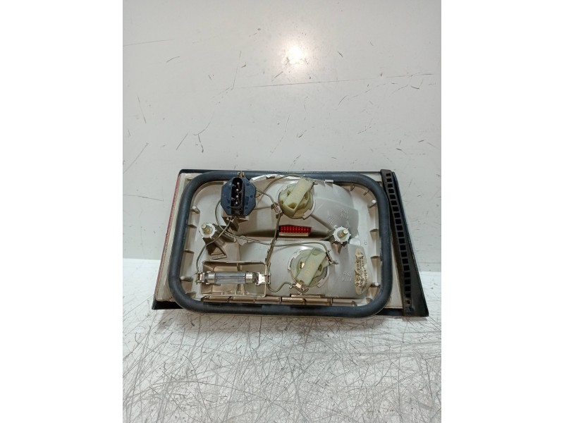Recambio de piloto trasero derecho interior para bmw serie 5 berlina (e34) 524td referencia OEM IAM 1384012R  
