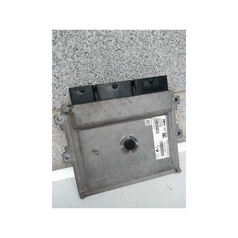Recambio de centralita motor uce para dacia sandero 0.9 tce cat referencia OEM IAM 237103008R V29030397A 123170199 V50