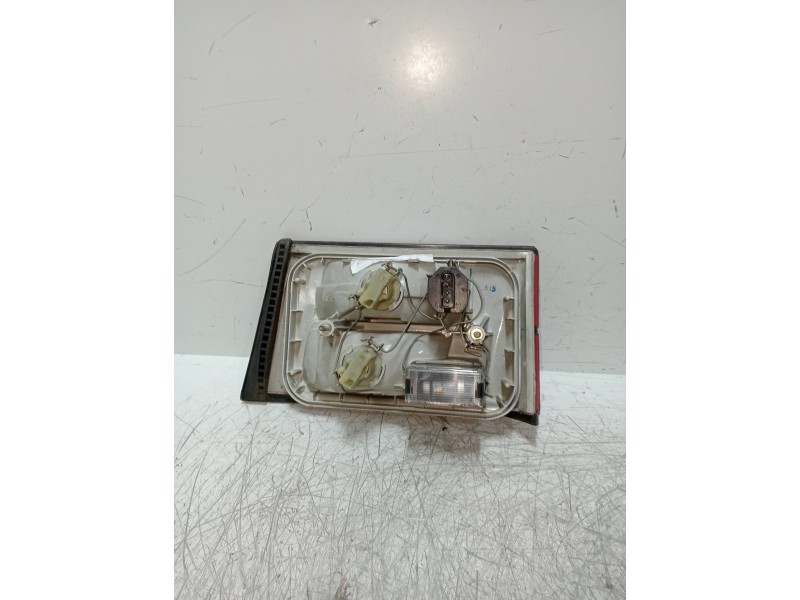 Recambio de piloto trasero izquierdo interior para bmw serie 5 berlina (e34) referencia OEM IAM   