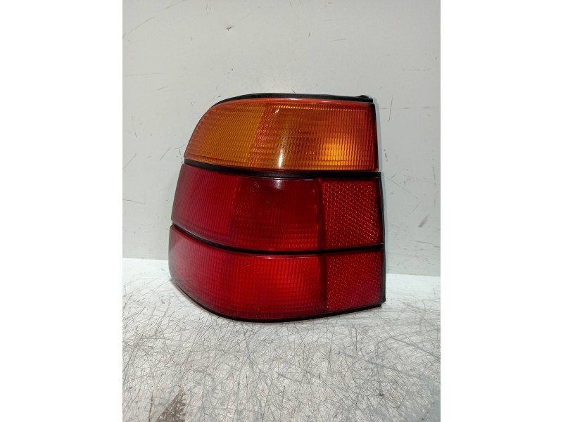 Recambio de piloto trasero izquierdo para bmw serie 5 touring (e34) referencia OEM IAM    Recambio de piloto trasero izquierdo para bmw serie 5 touring (e34) referencia OEM IAM