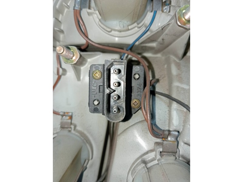 Recambio de piloto trasero izquierdo para bmw serie 5 touring (e34) referencia OEM IAM    Recambio de piloto trasero izquierdo para bmw serie 5 touring (e34) referencia OEM IAM