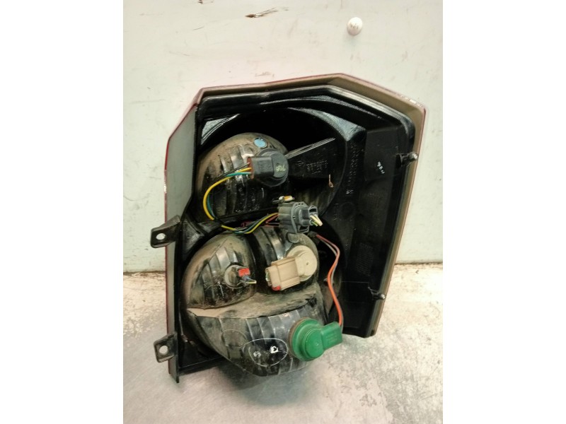 Recambio de piloto trasero izquierdo para dodge caliber s referencia OEM IAM   