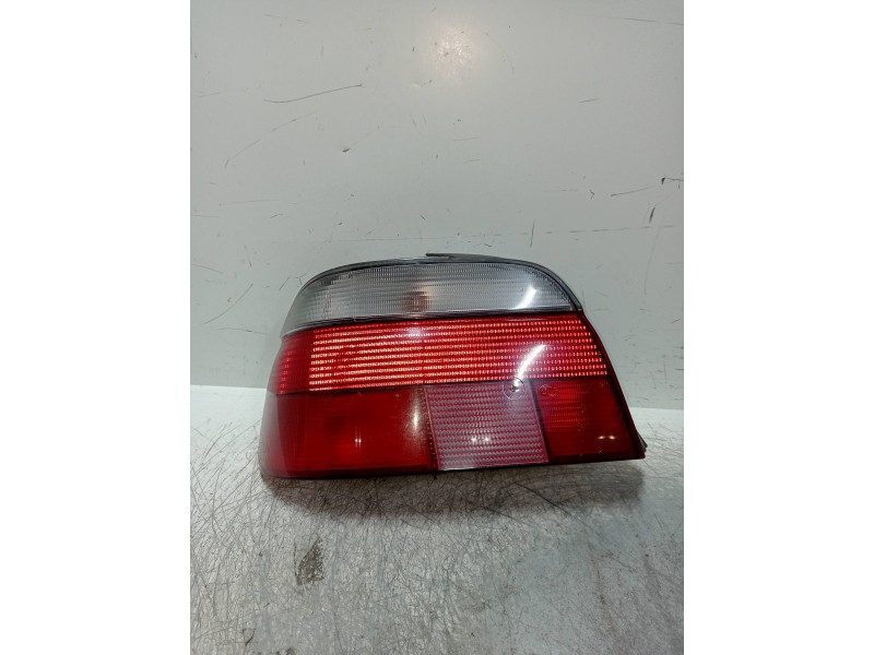 Recambio de piloto trasero izquierdo para bmw serie 5 berlina (e39) 525tds referencia OEM IAM 8358031  