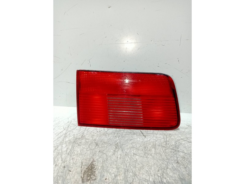 Recambio de piloto trasero izquierdo interior para bmw serie 5 touring (e39) 530d referencia OEM IAM 8361673  