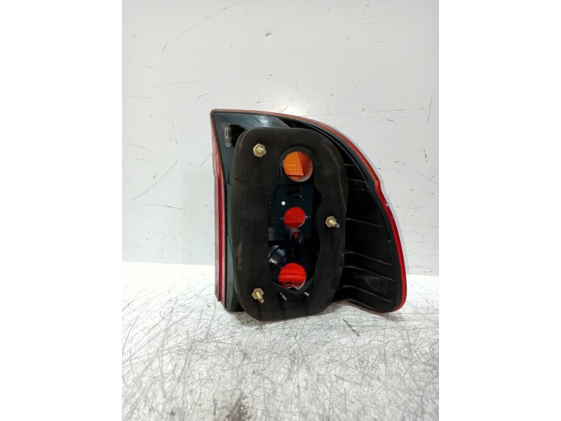 Recambio de piloto trasero izquierdo para bmw serie 5 touring (e39) 530d referencia OEM IAM 8361671  