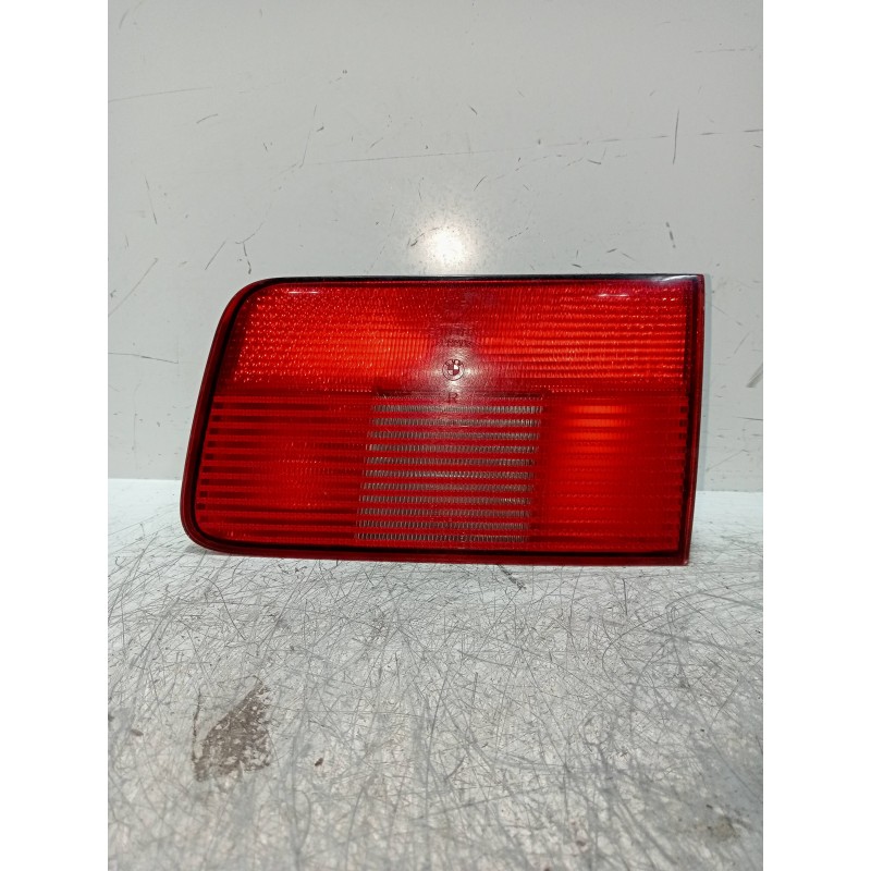 Recambio de piloto trasero derecho interior para bmw serie 5 touring (e39) 530d referencia OEM IAM 8361674  