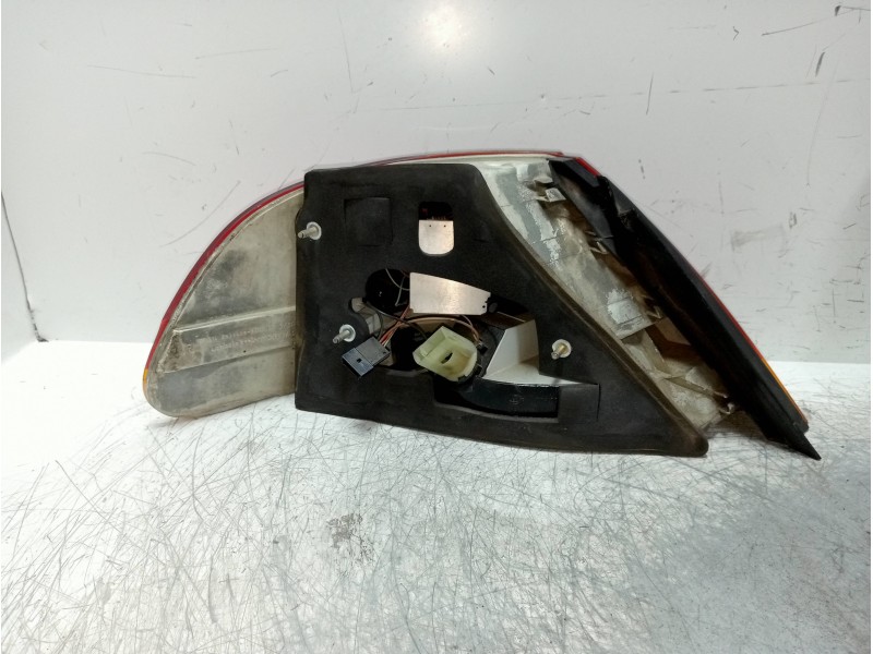Recambio de piloto trasero derecho para bmw serie 7 (e65/e66) 3.0 turbodiesel cat referencia OEM IAM 632183796889  
