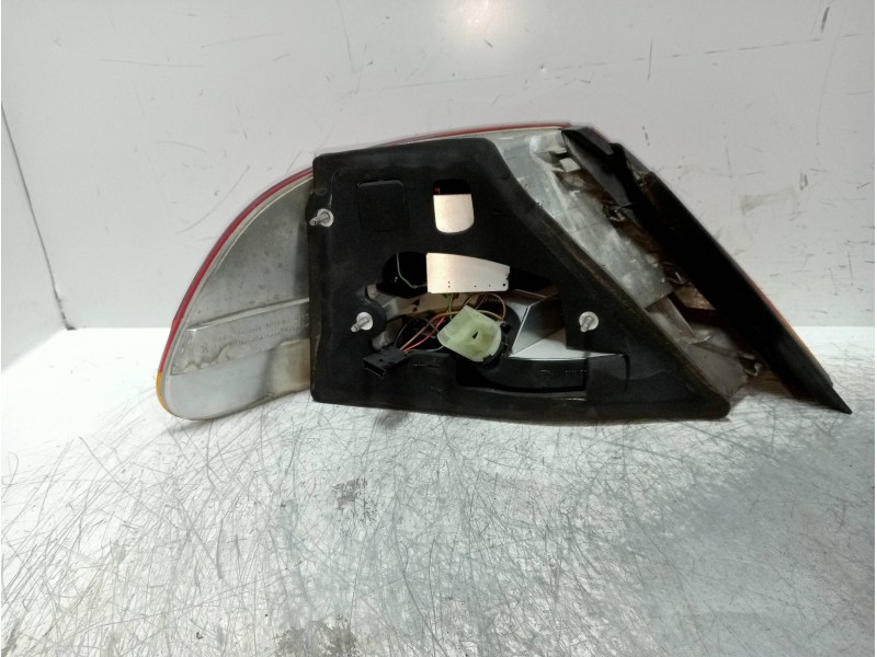 Recambio de piloto trasero derecho para bmw serie 7 (e65/e66) 745i referencia OEM IAM 632183796889  