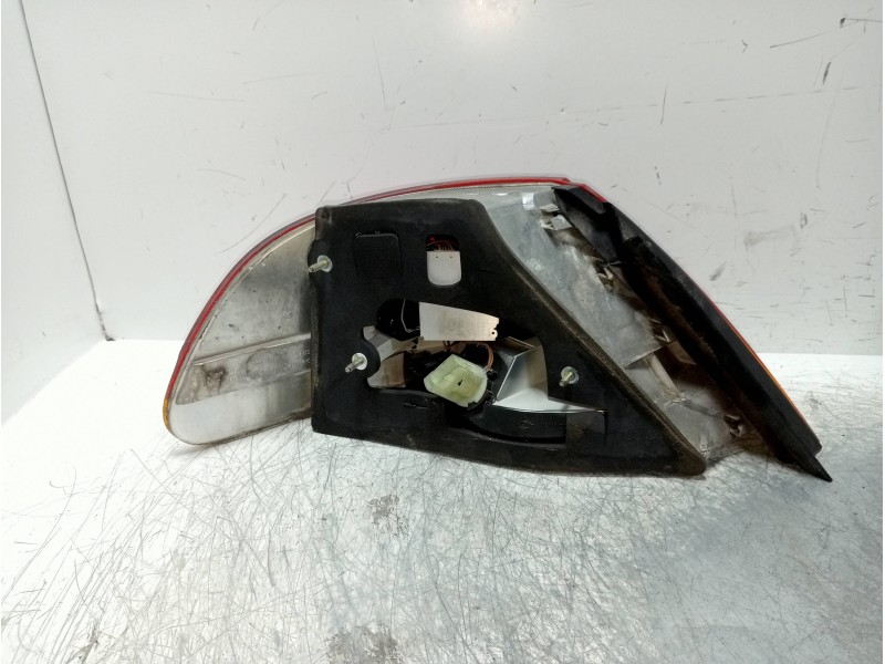 Recambio de piloto trasero derecho para bmw serie 7 (e65/e66) 745i referencia OEM IAM 632183796889  