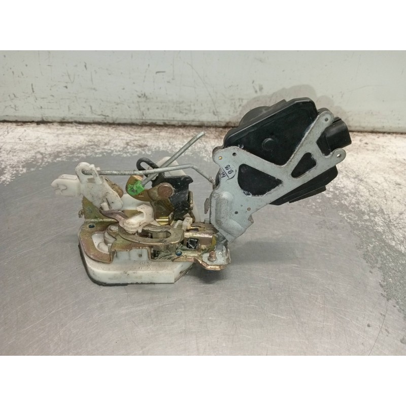 Recambio de motor cierre centralizado trasero derecho para mitsubishi galant berlina (ea0) 2500 v6 24v referencia OEM IAM MR3493