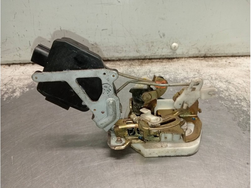 Recambio de motor cierre centralizado trasero izquierdo para mitsubishi galant berlina (ea0) 2500 v6 24v referencia OEM IAM MR34