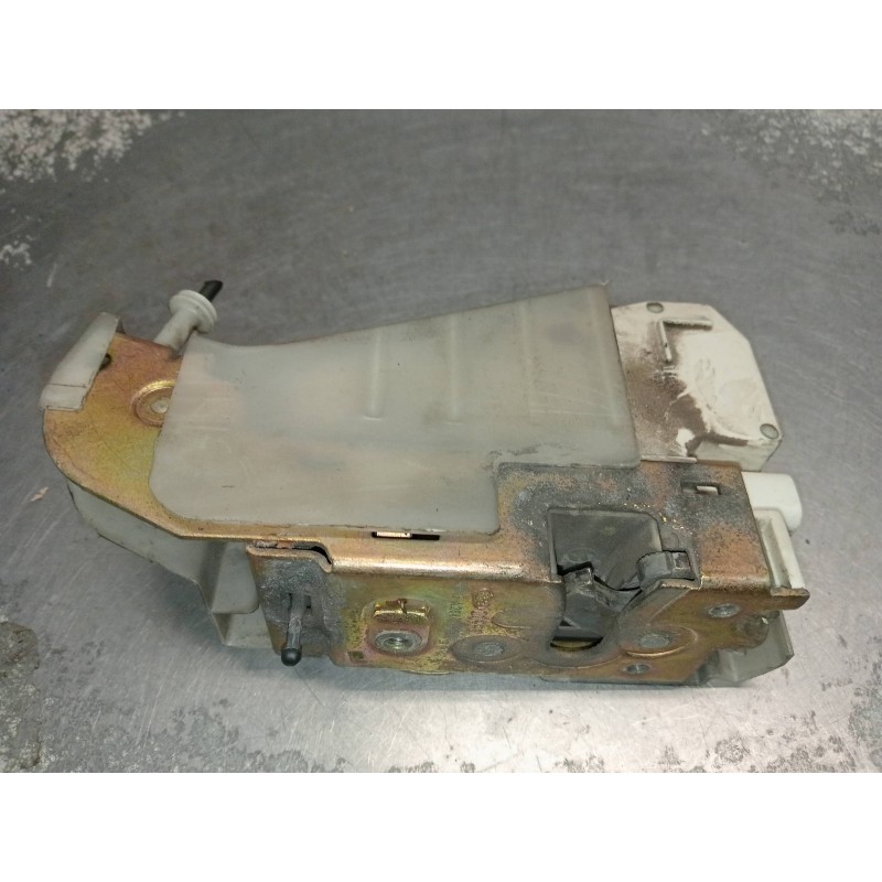 Recambio de motor cierre centralizado trasero derecho para ford fiesta berlina ghia referencia OEM IAM 98FGA264A26RE  5P