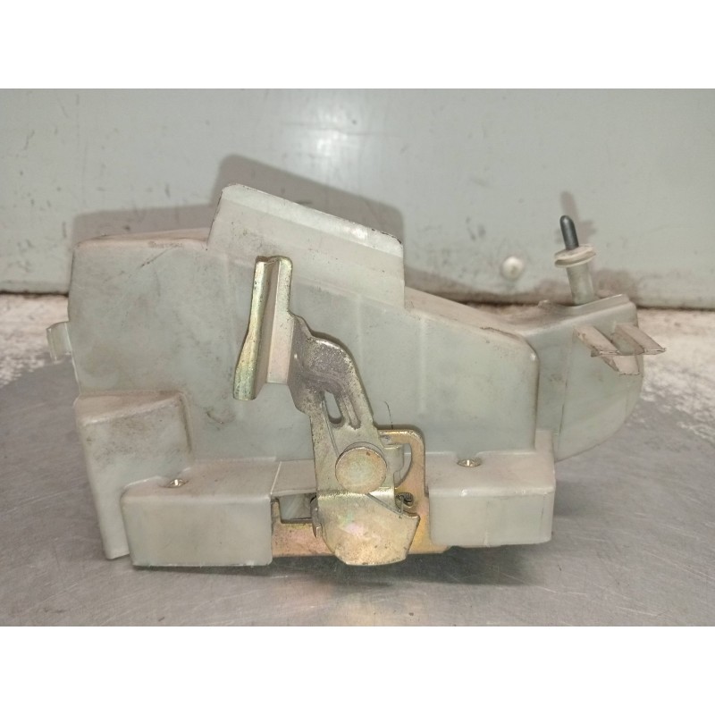 Recambio de motor cierre centralizado trasero derecho para ford fiesta berlina ghia referencia OEM IAM 98FGA264A26RE  5P