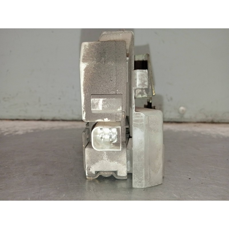 Recambio de motor cierre centralizado trasero derecho para ford fiesta berlina ghia referencia OEM IAM 98FGA264A26RE  5P