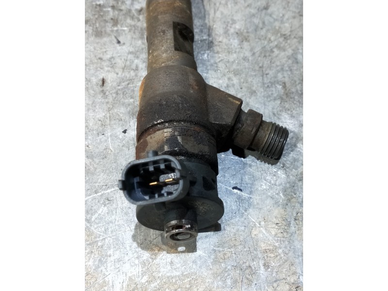 Recambio de inyector para dacia dokker 1.5 dci diesel fap cat referencia OEM IAM 0445110485 H8201108033 BOSCH