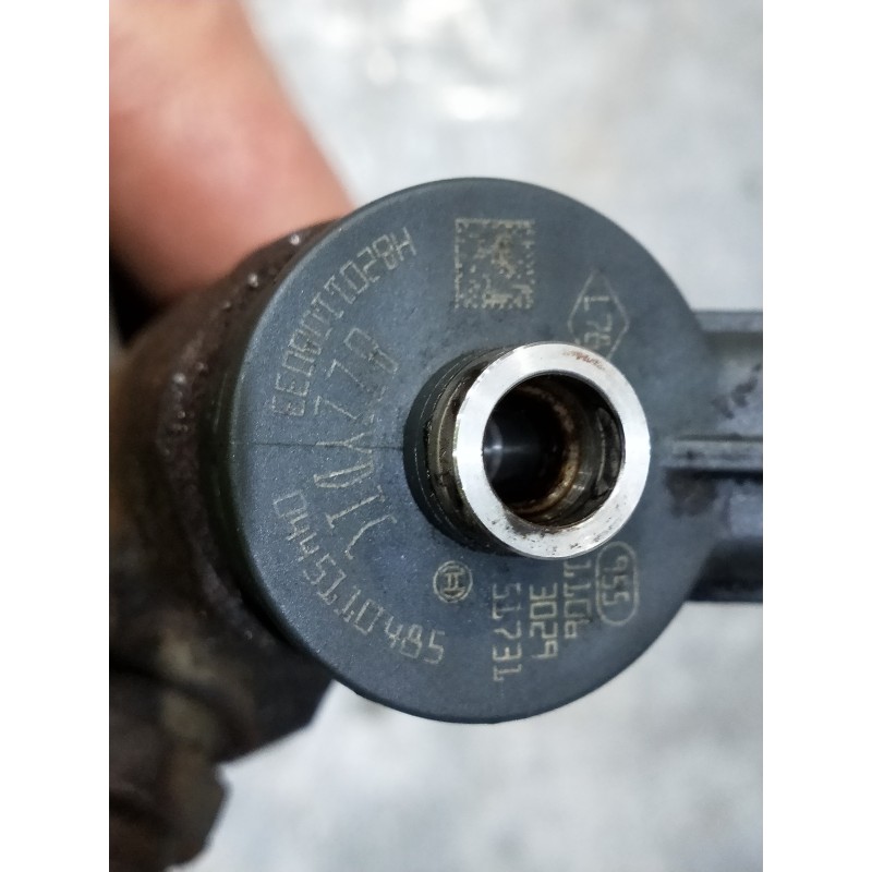 Recambio de inyector para dacia dokker 1.5 dci diesel fap cat referencia OEM IAM 0445110485 H8201108033 BOSCH