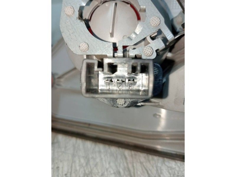 Recambio de piloto trasero derecho interior para bmw x3 (e83) 3.0d referencia OEM IAM   