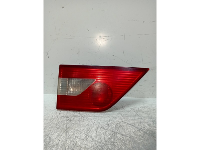 Recambio de piloto trasero izquierdo interior para bmw x3 (e83) 2.0d referencia OEM IAM 63213420203  