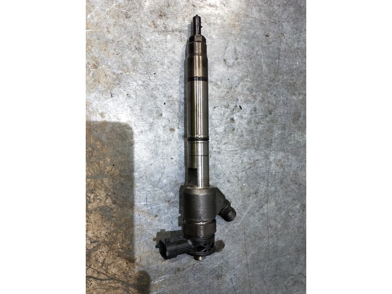 Recambio de inyector para kia cee´d sporty wagon drive referencia OEM IAM 0445110589 338002A610 BOSCH