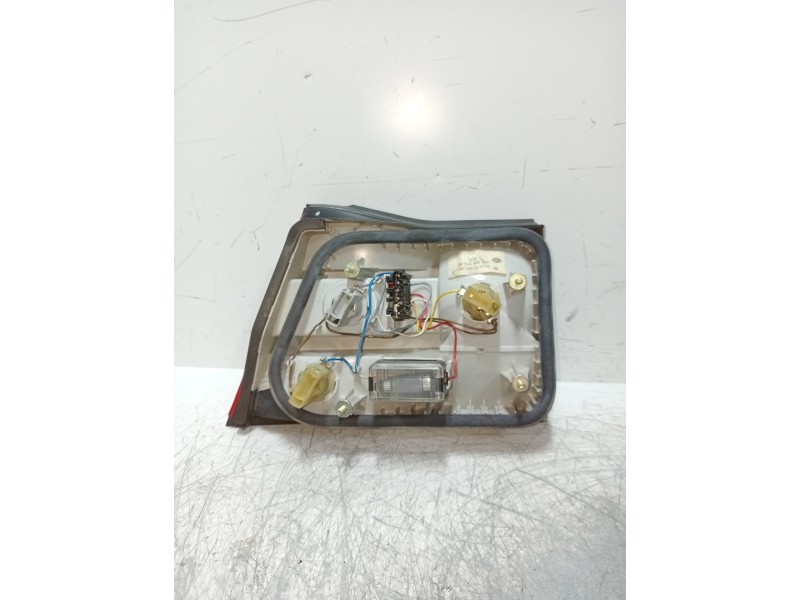 Recambio de piloto trasero izquierdo para bmw serie 8 (e31) 5.0 v12 cat referencia OEM IAM 63211383047  