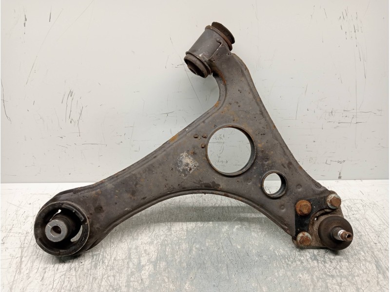 Recambio de brazo suspension inferior delantero izquierdo para mercedes clase a (w168) 160 (168.033) referencia OEM IAM   