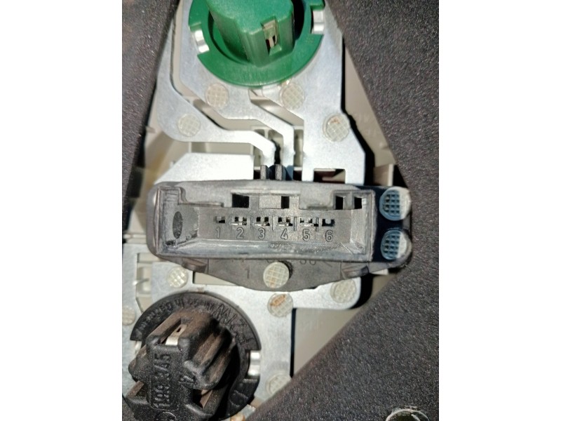 Recambio de piloto trasero derecho para bmw x5 (e53) 3.0i referencia OEM IAM 690209202  