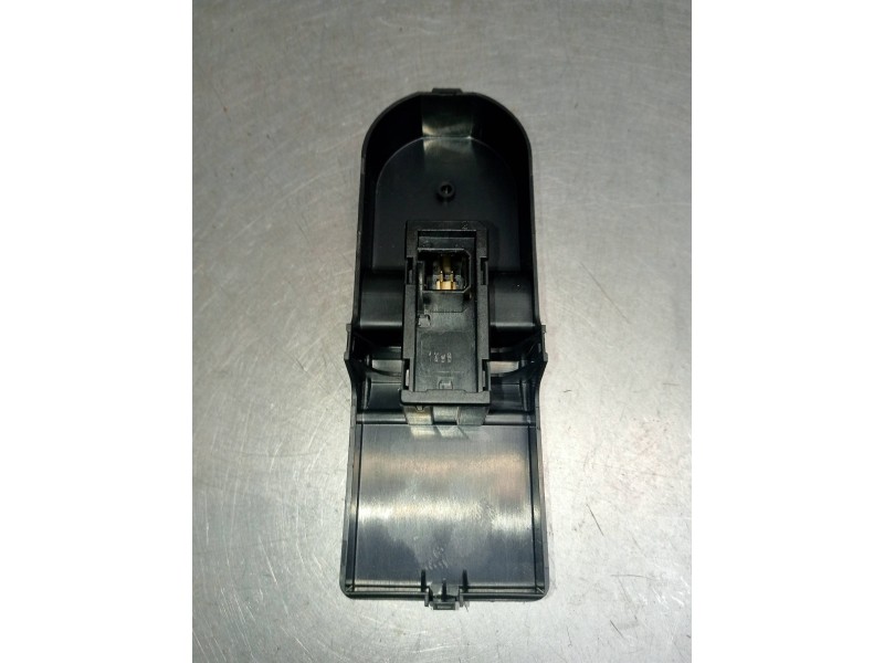 Recambio de mando elevalunas delantero derecho para opel astra gtc cosmo referencia OEM IAM 13197132 93162821 4P