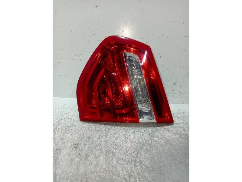 Recambio de piloto trasero derecho interior para citroen c4 picasso referencia OEM IAM 9653547677  