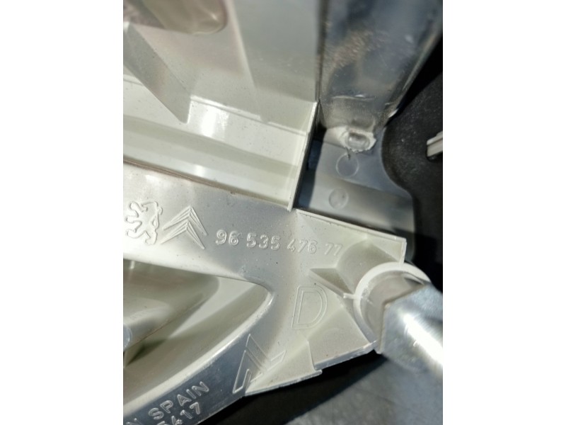 Recambio de piloto trasero derecho interior para citroen c4 picasso referencia OEM IAM 9653547677  