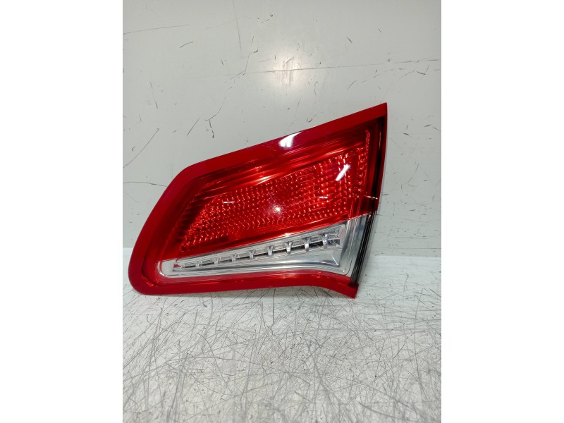 Recambio de piloto trasero derecho interior para citroen c4 lim. 1.6 hdi fap referencia OEM IAM   