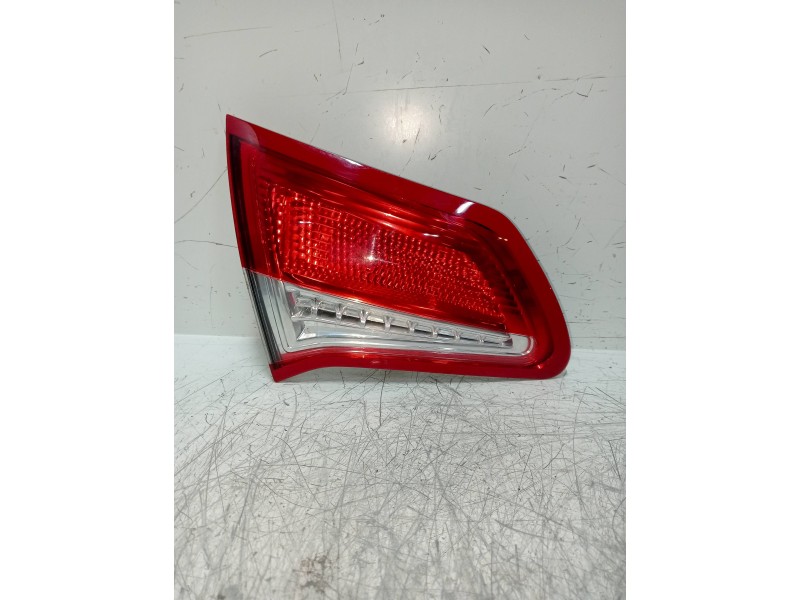 Recambio de piloto trasero izquierdo interior para citroen c4 lim. 1.6 hdi fap referencia OEM IAM   