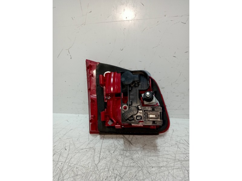 Recambio de piloto trasero derecho interior para citroen c5 berlina referencia OEM IAM 9687582980  