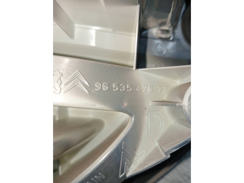 Recambio de piloto trasero derecho interior para citroen c4 picasso sx referencia OEM IAM 9653547677  