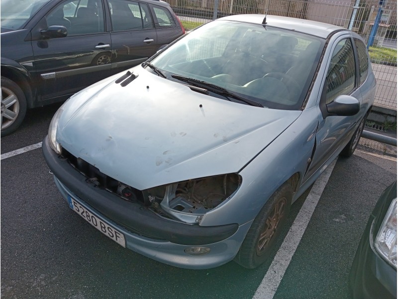 peugeot 206 berlina del año 2002