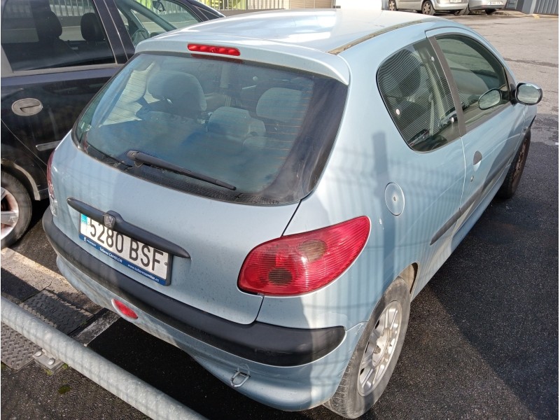 peugeot 206 berlina del año 2002
