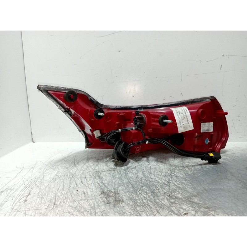 Recambio de piloto trasero derecho para citroen c6 2.7 v6 hdi fap cat (uhz / dt17ted4) referencia OEM IAM 9660737280  