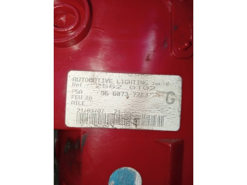 Recambio de piloto trasero derecho para citroen c6 2.7 v6 hdi fap cat (uhz / dt17ted4) referencia OEM IAM 9660737280  