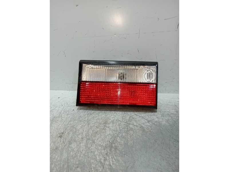 Recambio de piloto trasero derecho interior para citroen xantia berlina 1.9 td seduction referencia OEM IAM   