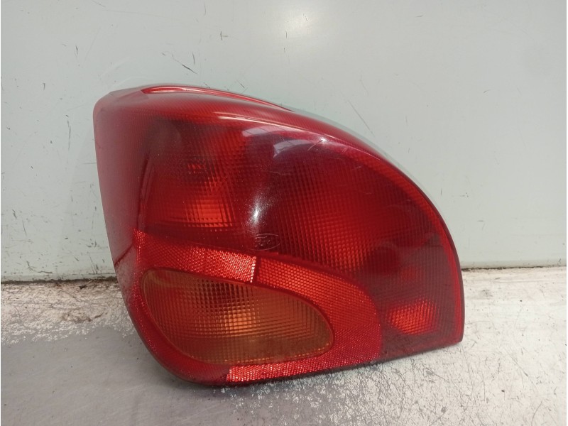 Recambio de piloto trasero izquierdo para ford fiesta berlina ghia referencia OEM IAM   
