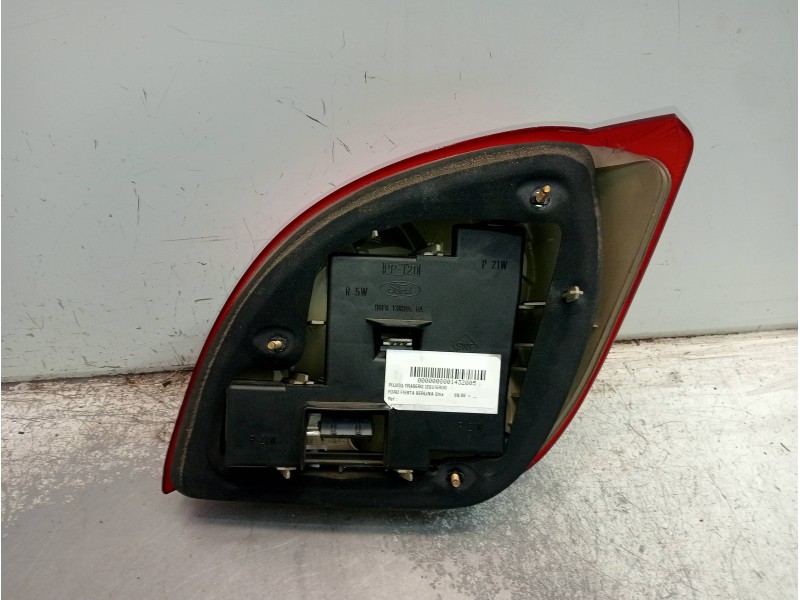 Recambio de piloto trasero izquierdo para ford fiesta berlina ghia referencia OEM IAM   