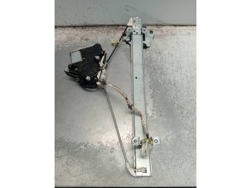 Recambio de elevalunas trasero izquierdo para mitsubishi galant berlina (ea0) 2500 v6 24v referencia OEM IAM MR215442 0620200064