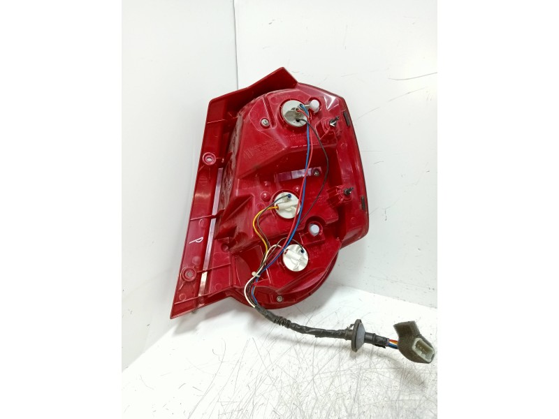 Recambio de piloto trasero izquierdo para chevrolet aveo 1.2 cat referencia OEM IAM   