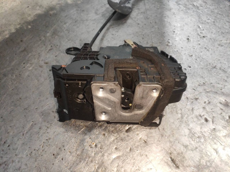 Recambio de motor cierre centralizado delantero derecho para renault captur helly hansen referencia OEM IAM 805022764R  