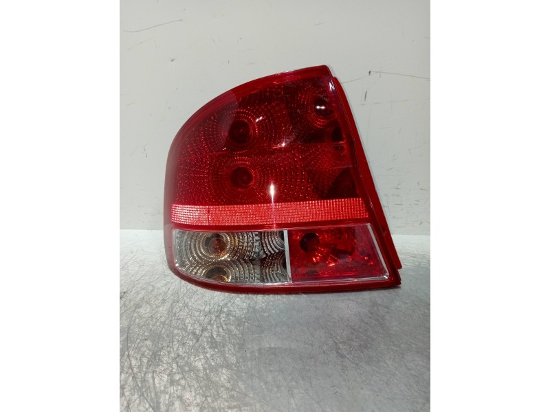 Recambio de piloto trasero izquierdo para chevrolet kalos 1.4 se referencia OEM IAM   