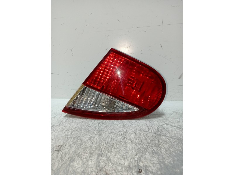 Recambio de piloto trasero derecho interior para daewoo lanos 1.5 cat referencia OEM IAM   