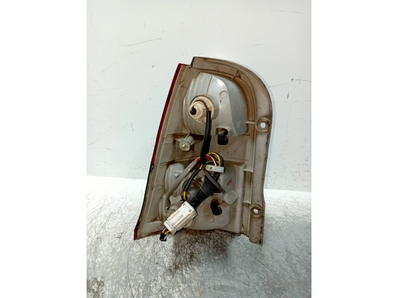 Recambio de piloto trasero derecho para daewoo nexia referencia OEM IAM    Recambio de piloto trasero derecho para daewoo nexia referencia OEM IAM