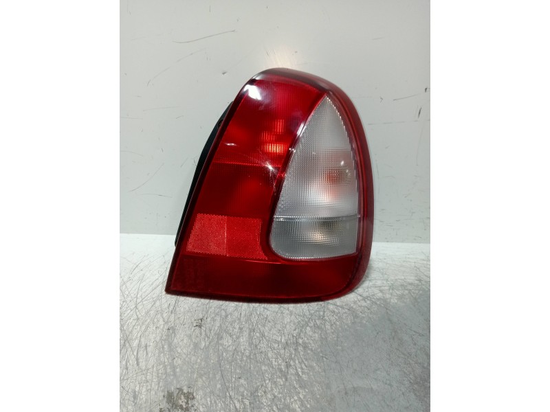 Recambio de piloto trasero derecho para daewoo nubira berlina 1.6 cat referencia OEM IAM   